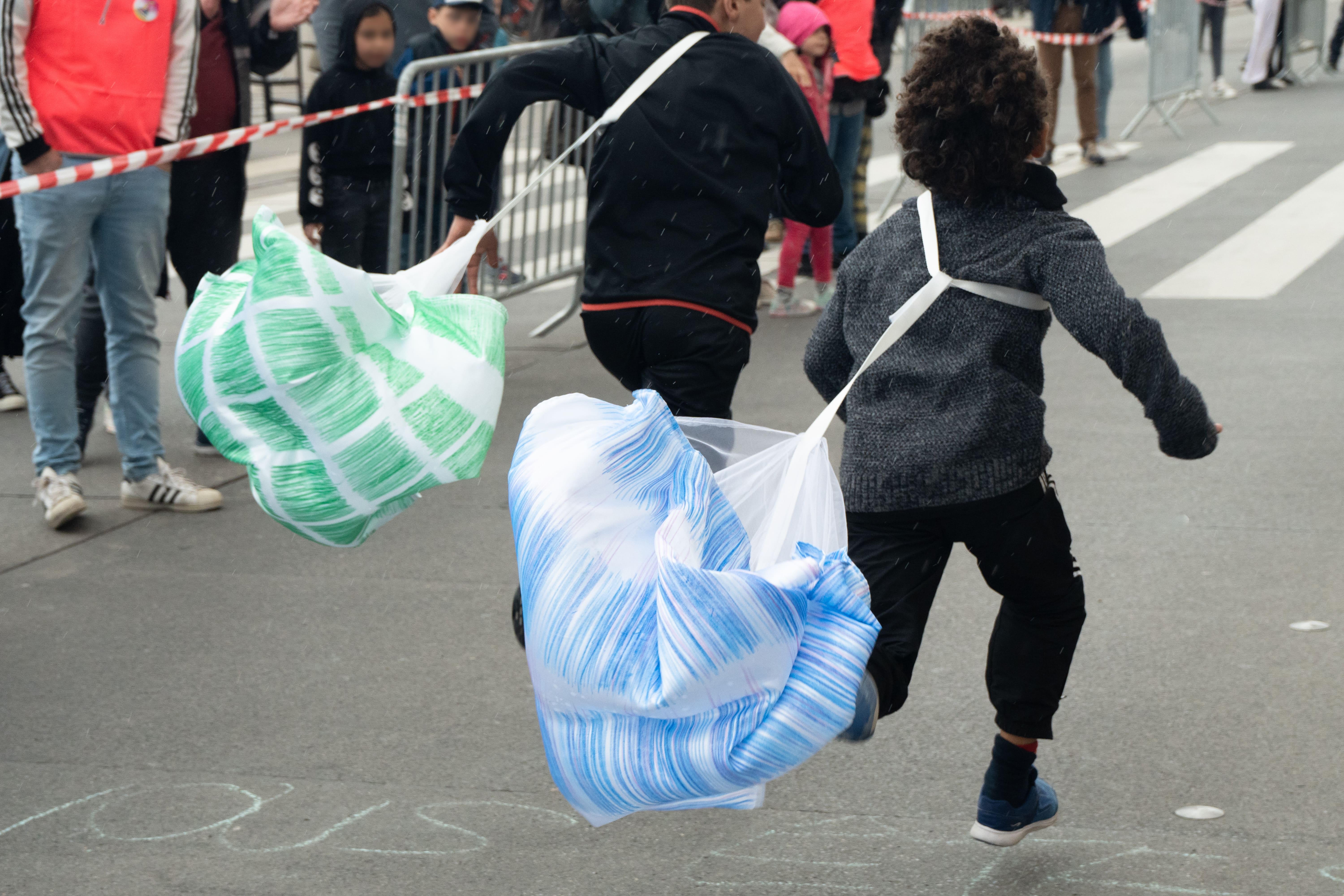 2023, Performance Dernière ligne droite ! - Fête du livre jeunesse Villeurbanne © Lucas Zambon
